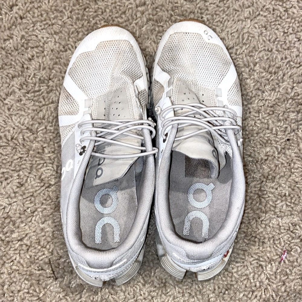 size 6 on clouds